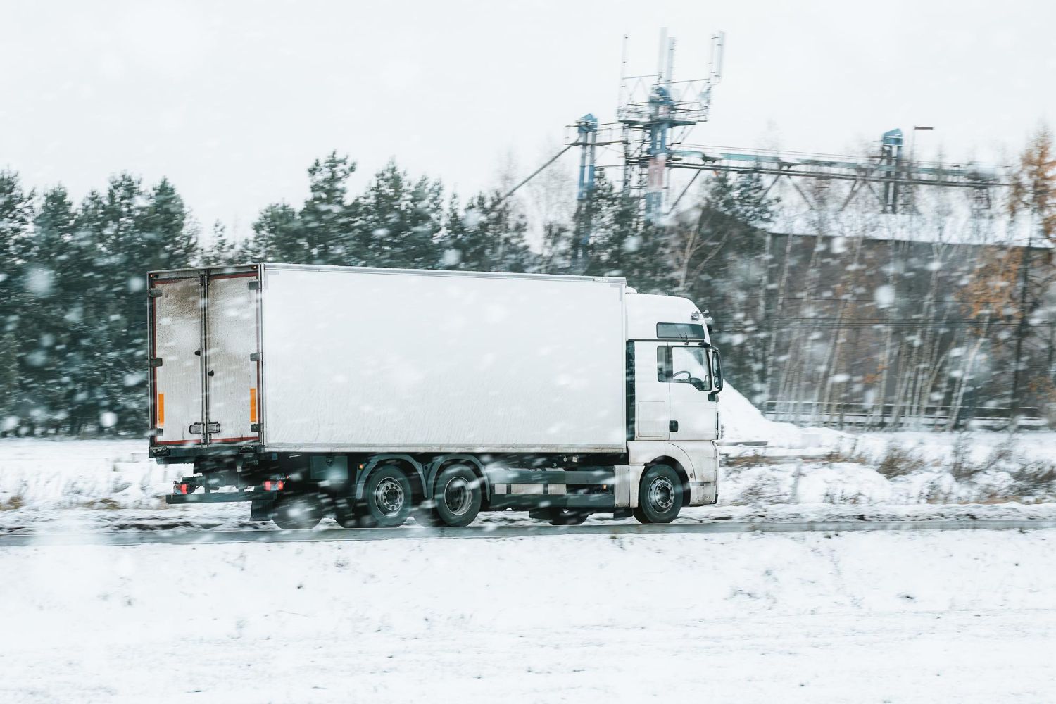 enclosed cargo trailers