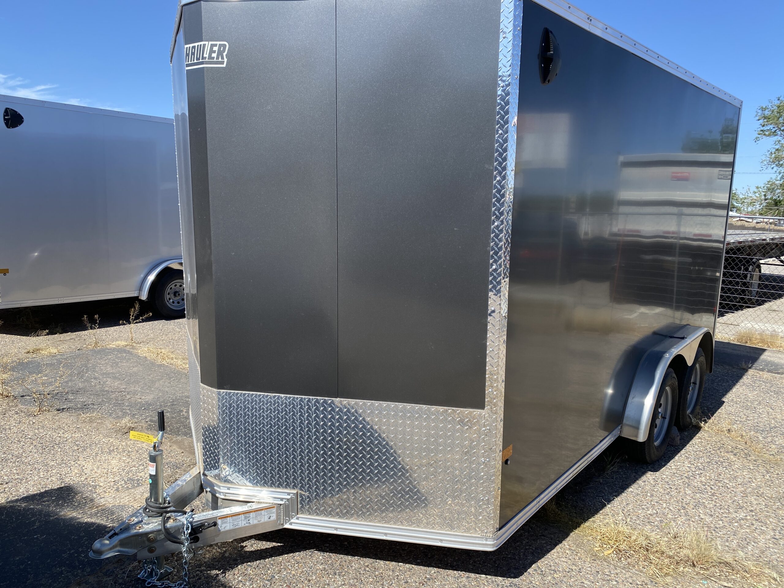 5 Essential Tips for Finding the Right Enclosed Trailer