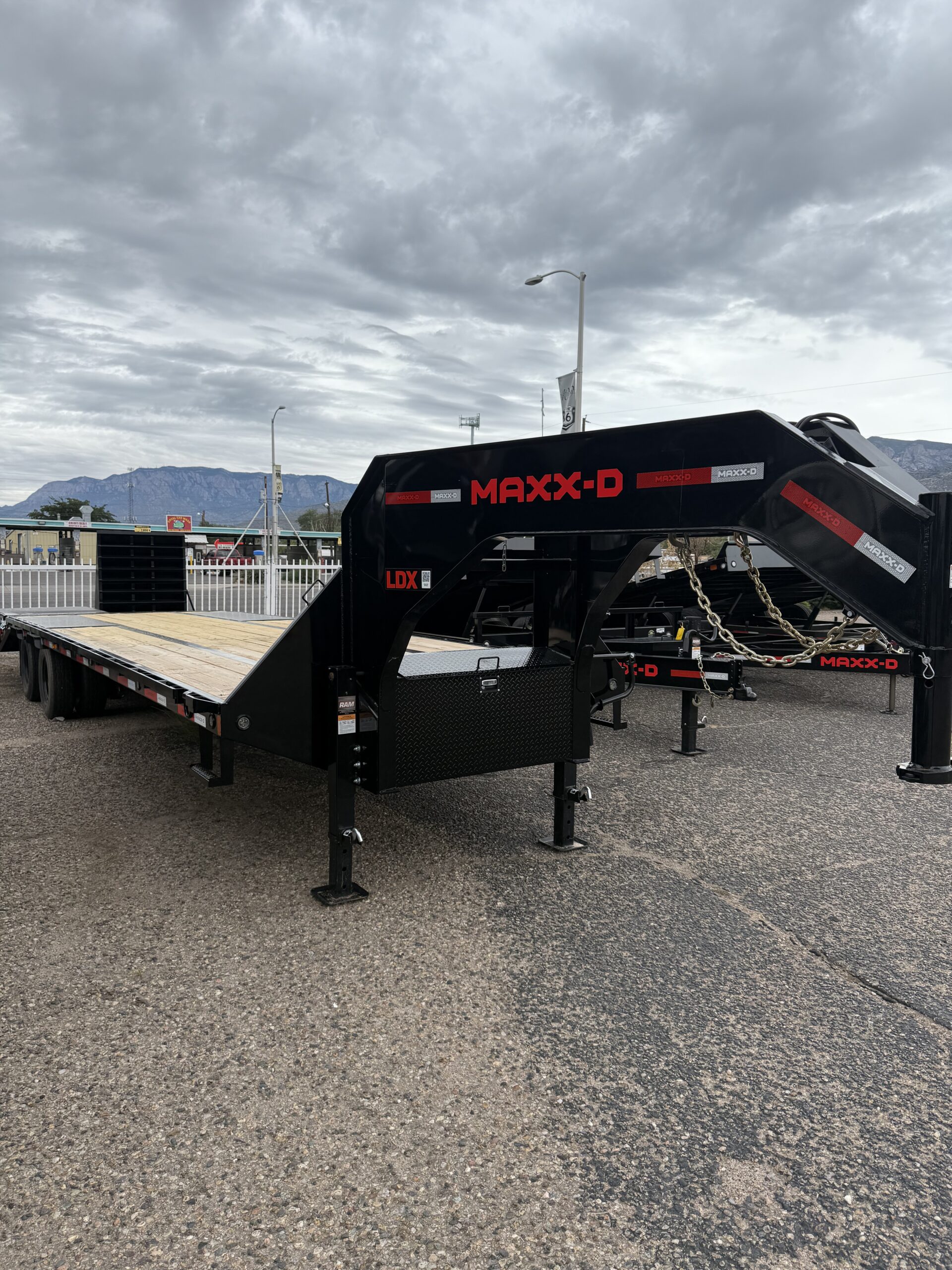 MAXX-D LDX trailer class=